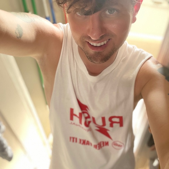 Meet your Posher, Jordan - Picture 2 of 4